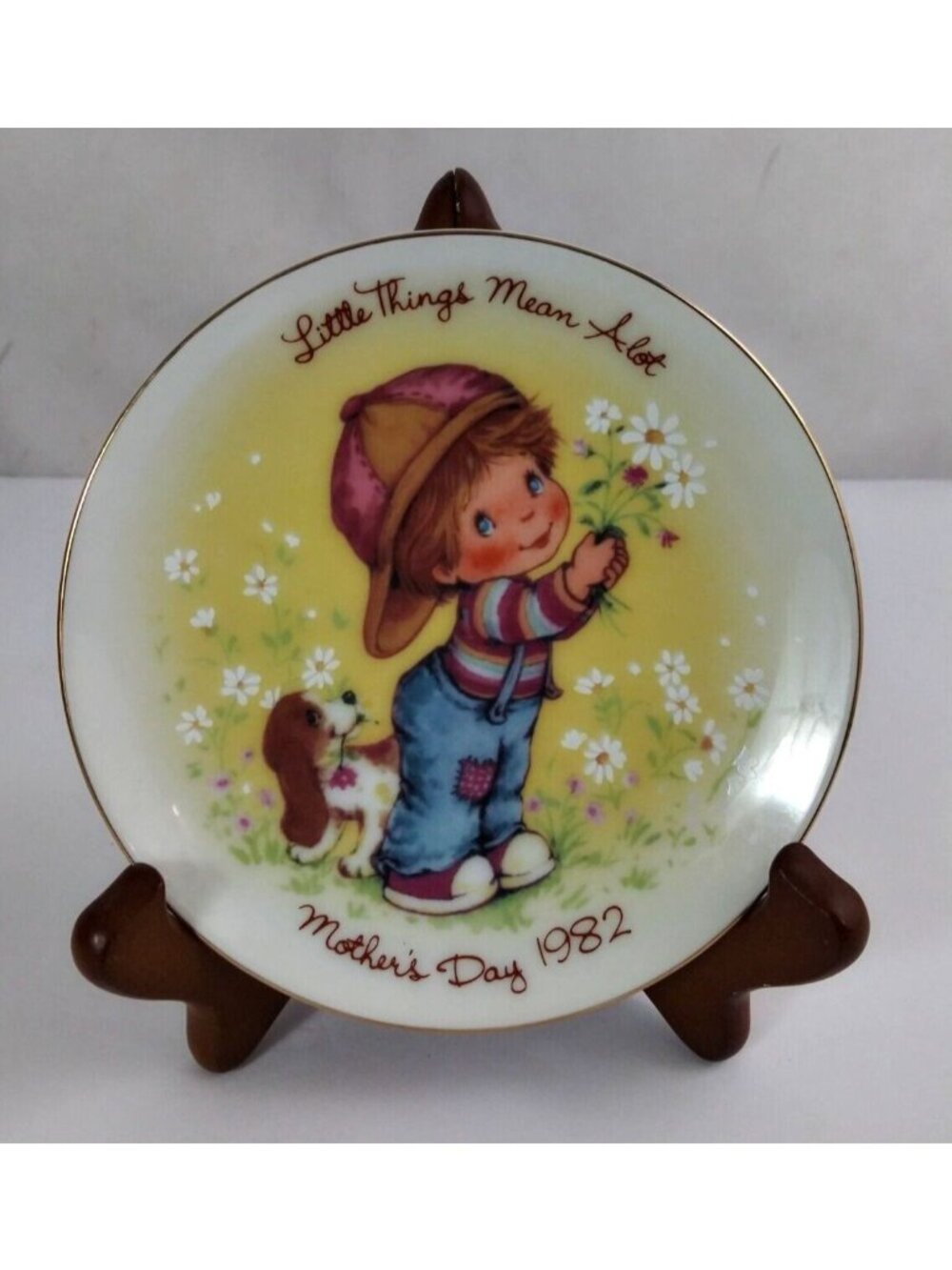 1982 Avon Little Things Mean A Lot Mother's Day 5.25" Decorative Plate
